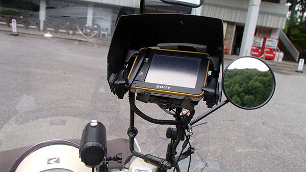 ナビマウントの応急処置（第二段）を実施